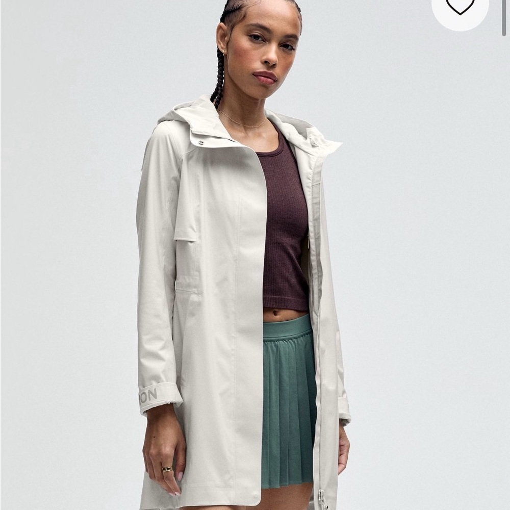 Lululemon Rain Rebel Jacket in Bone size 10